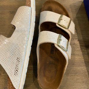 *Birkenstock*  Arizona (Metallic Pearl)
